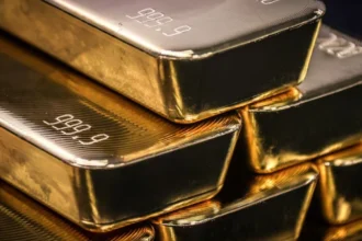 El oro profundiza su caída y se aproxima al umbral de los US$ 4.000 por onza