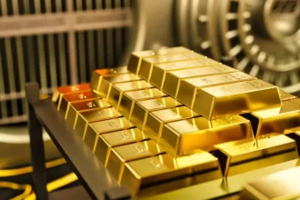El oro y la plata caen bruscamente tras récords históricos en medio de una creciente volatilidad antes fin de año