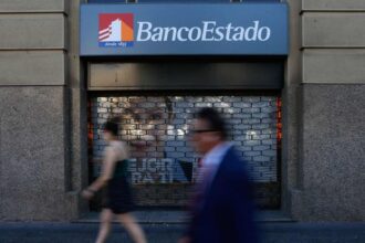 Eliminación del feriado bancario causa polémica en Chile: Consecuencias y reacciones