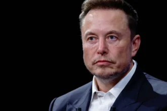Elon Musk acusa a OpenAI de abandonar su misión sin fines de lucro durante juicio en California