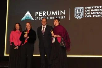 Embajadora de Australia y exembajador de Canadá fueron reconocidos en PERUMIN 37
