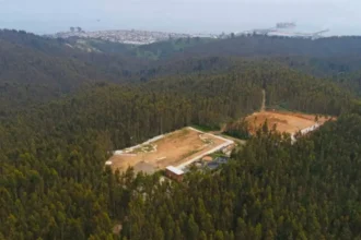 Emergencia por incendios obliga a suspender evaluación del proyecto de tierras raras en Penco