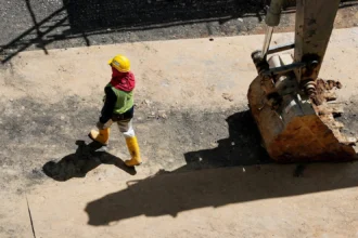 Empleo promedio generado por la minería en Perú subió a 272.038 trabajadores en el primer bimestre de 2026