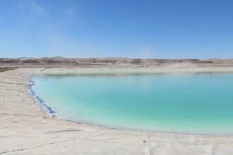 Empresa Minera en Antofagasta Enfrenta Sanción de 5.000 UTA por Exceder Capacidad de Pozas de Evaporación