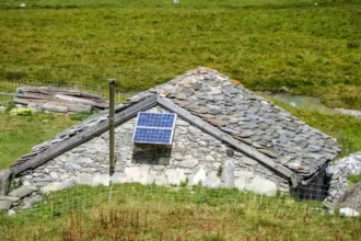 Energía solar transforma comunidades rurales en Asia, combatiendo pobreza energética y desigualdades