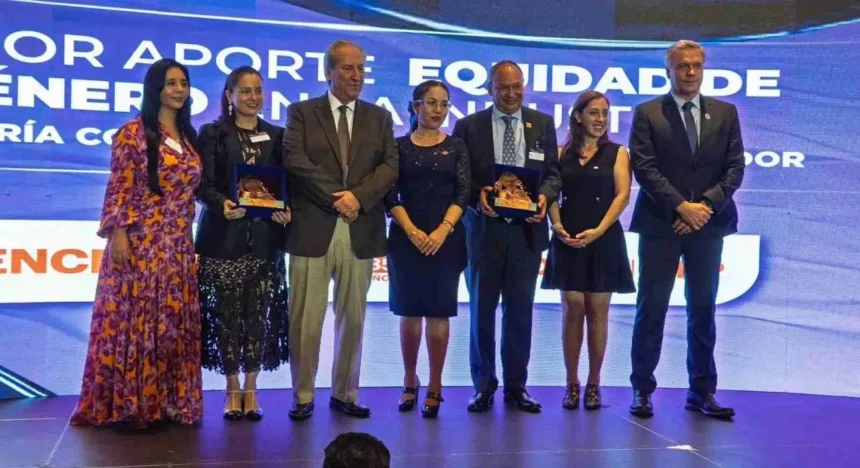 Escondida | BHP: 44,3% de participación femenina marca hito en sus 35 años y redefine la minería chilena