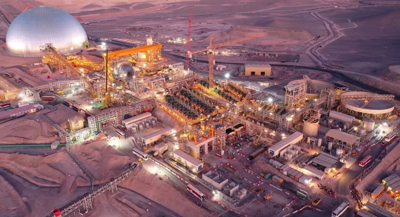 Escondida produce en 2025 por primera vez más cobre que Codelco