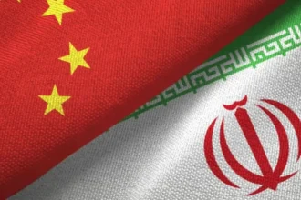Estrategia de China en Irán: el 80% del crudo iraní que explica su reacción tras la muerte de Jameneí