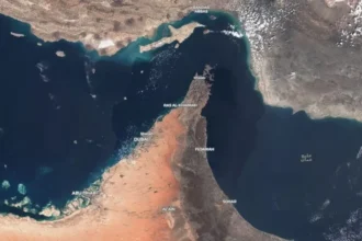 Estrecho de Ormuz: 35 países —incluido Chile— buscan reabrir ruta clave por donde pasa el 20% del petróleo mundial