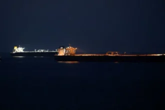 Estrecho de Ormuz: Crisis y precios del petróleo podrían tardar meses en estabilizarse