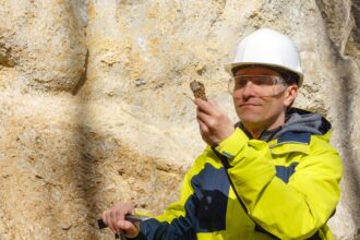Estudiantes de Geología Exploran Mina Doña Elba y Descubren el Impacto de la Ciencia en la Minería