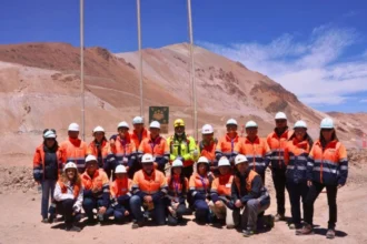 Estudiantes del Liceo Tecnológico de Copiapó conocen faena La Coipa junto a Kinross Chile