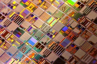 ETFs de semiconductores: 6 fondos para exponerte al sector que mueve la IA — y el riesgo oculto del ciclo