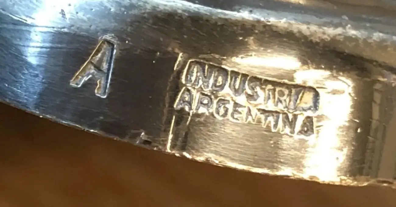 Exportaciones de oro y plata argentinas disminuyen en agosto: récord anual.