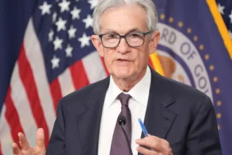 Fed mantiene tasas en 3,5%-3,75% y sostiene un recorte en 2026: qué advirtió Powell por la guerra en Medio Oriente