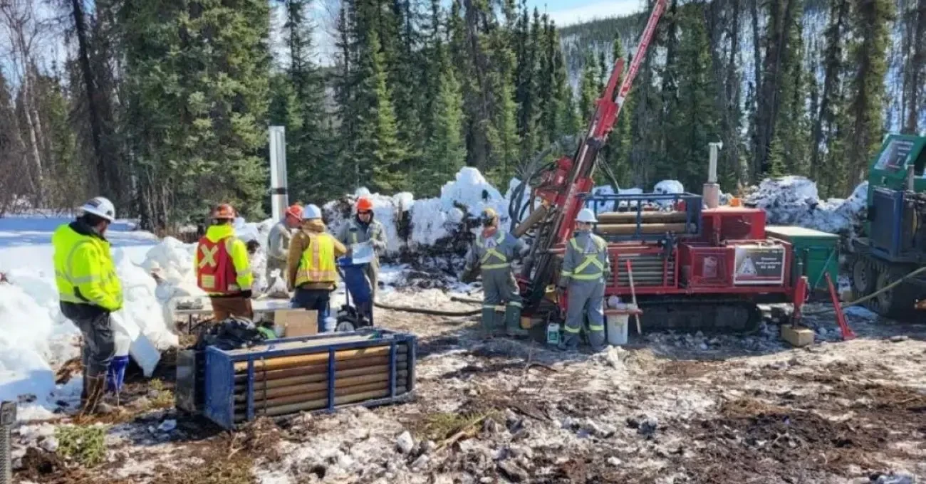 Felix Gold concretó la compra de Treasure Creek y consolidó su control sobre un proyecto clave de antimonio en Alaska