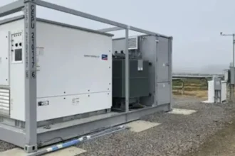 Firma chilena ingresa a evaluación ambiental proyecto de almacenamiento de energía por US$220 millones en Región de Arica