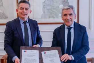 Firmamos convenio de trabajo con la Universidad Diego Portales