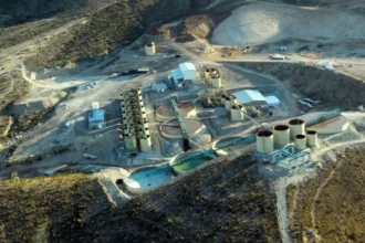 First Majestic Silver Reports Producción 2025 y Perspectivas 2026; Aumenta el dividendo