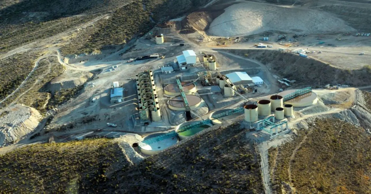 First Majestic Silver Reports Producción 2025 y Perspectivas 2026; Aumenta el dividendo