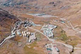 Fortuna Mining alcanza la Guía de Producción 2025, entregando 317.001 GEO y Perspectivas de Emisiones 2026