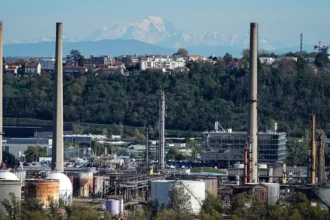 Francia duplica inversión para liderar electrificación y reducir dependencia de combustibles fósiles