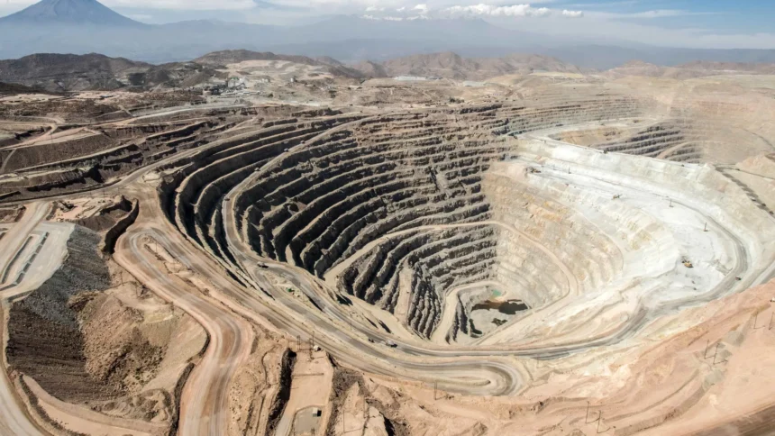 Freeport invertirá $7.5 mil millones para modernizar mina El Abra en Chile