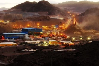 Glencore cobre 19%: producción alcanza 200 mil toneladas y alerta por alza en diésel y ácido