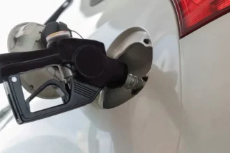 Gobierno ajustará MEPCO por decreto para enfrentar alza de combustibles en Chile