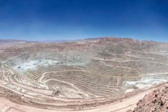 Gobierno Anuncia Plan de Descontaminación en Sierra Gorda sin Cerrar Faenas Mineras: Impacto y Detalles