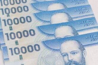 Gobierno pagará $44.000 en junio a trabajadores en Chile