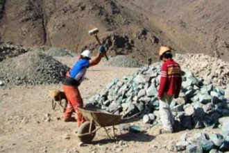 Gobierno presenta al Senado plan de cuatro ejes para reactivar la pequeña minería