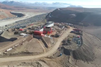 Gold Fields y ABB modernizan operaciones mineras en Salares Norte con tecnología digital