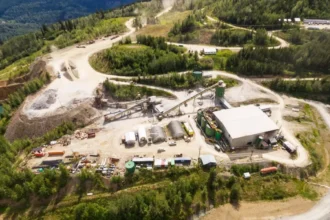 Golden Cariboo Resources confirma un nuevo descubrimiento de la zona KM Uno