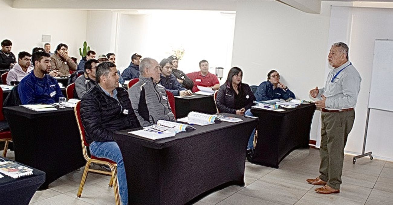 Grupo Minero Carola-Coemin imparte curso de responsabilidad personal y seguridad