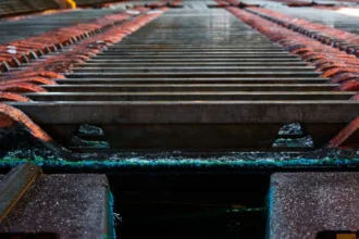 Guerra en Irán presiona a la minería global por menor disponibilidad de diésel, azufre y ácido sulfúrico