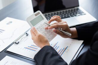 Guía Completa 2025: Cómo Calcular tu Indemnización por Años de Servicio al Dejar una Empresa