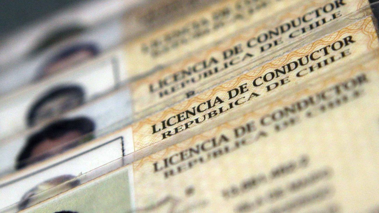 Guía Completa 2025: Cómo Obtener la Licencia de Conducir Clase B – Requisitos y Educación Necesaria
