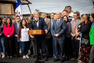 Hacienda anuncia eliminación de IVA en viviendas para reactivar economía chilena