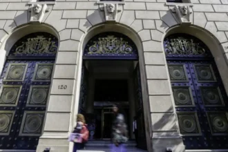 Hacienda proyecta emisiones de bonos 2026 con enfoque sostenible y control cambiario