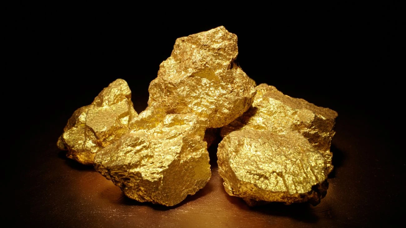 Hallazgo del siglo | Desentierran lingotes de oro a más de mil metros bajo tierra y pertenece a un solo país