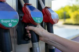 Hasta $300 por litro: estos son los descuentos en bencina disponibles en abril