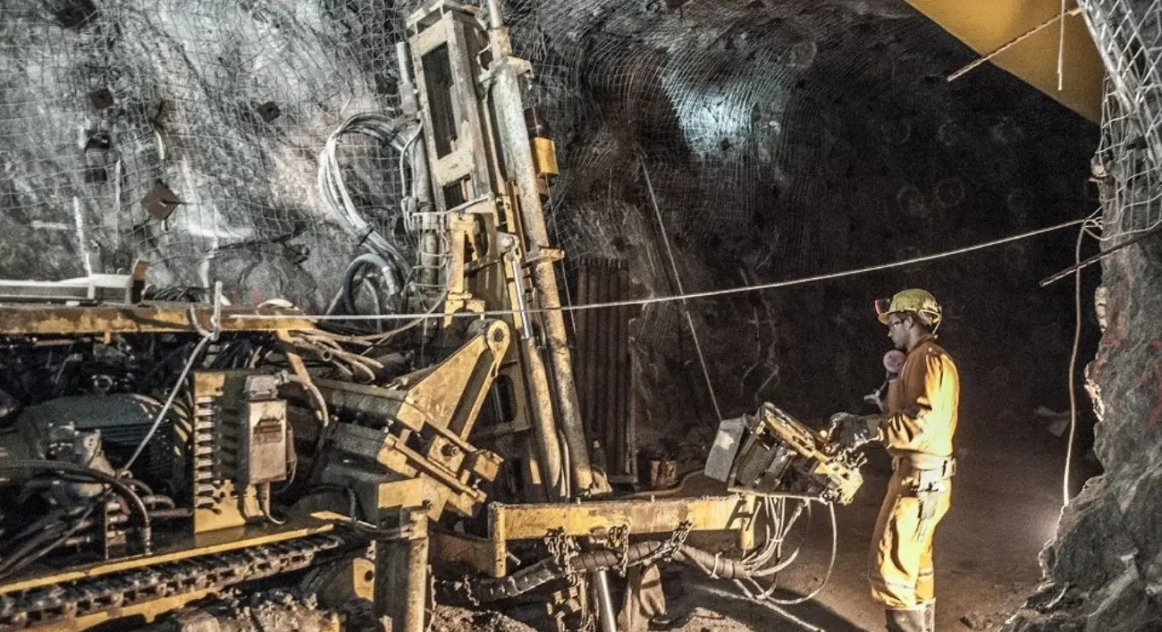 Hemlo Mining anuncia su primer vertido de oro y actualiza su capital social post-consolidación