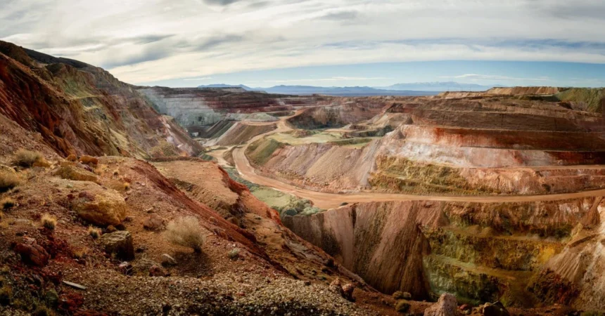 Hycroft encarga revisión de opciones de minería subterránea en Nevada