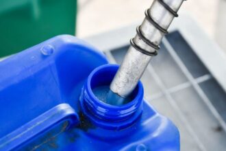 Impacto en Chile: Kerosene registra alza récord de $70 por litro, preocupación por futuros incrementos en combustibles