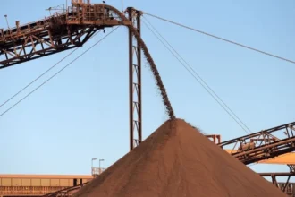 Importaciones de hierro en China crecen 10% impulsadas por demanda y exportaciones australianas