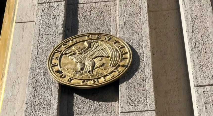 Inflación en Chile: Banco Central alerta impacto del petróleo y proyecta retorno a la meta recién en 2027