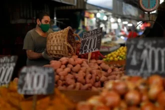 Inflación en Chile sube 1,0% en marzo: combustibles impulsan mayor alza en más de un año