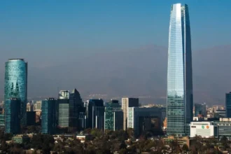 Inflación en Chile sube a 2,8% anual por alza récord del combustible