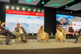 Inicia Expomin 2025 con debate sobre cierre de faenas en Chile.